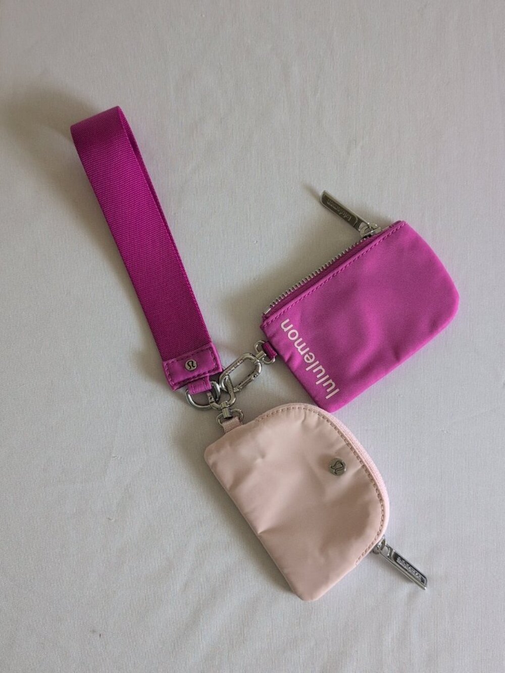 Lululemon Wristlet Pow Pink Tone / Flush Pink